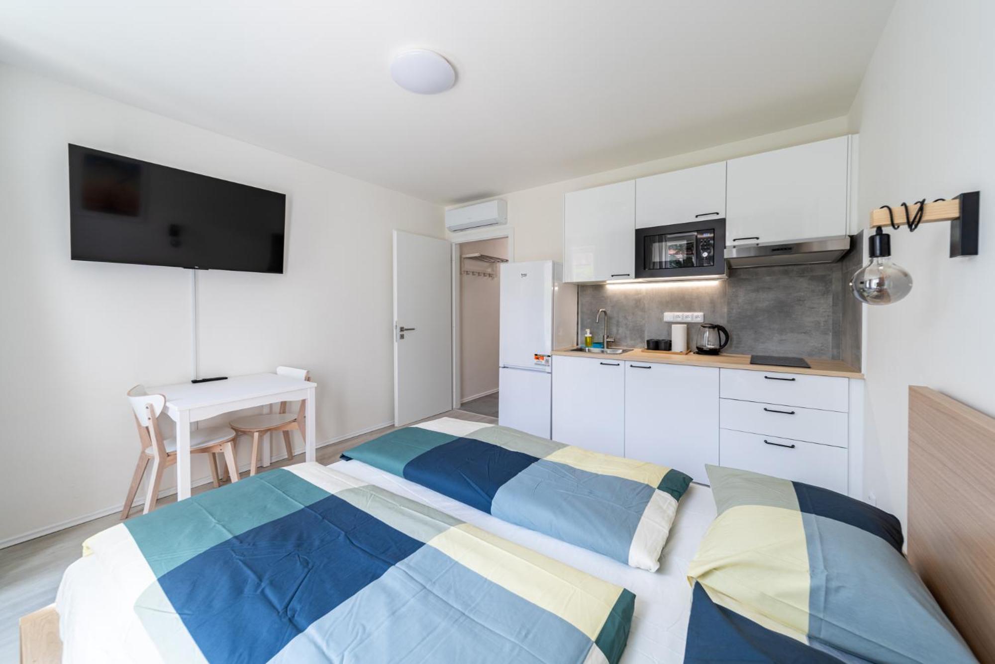 פראג Apartments Borivojova 63 מראה חיצוני תמונה